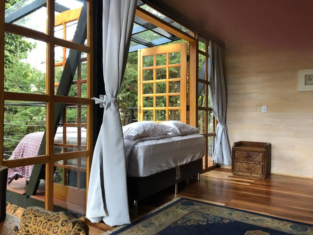 Chalet Chalé Mon Amour 2, onde o amor se encontra, 2 min do Capivari Campos do Jordão Brasil