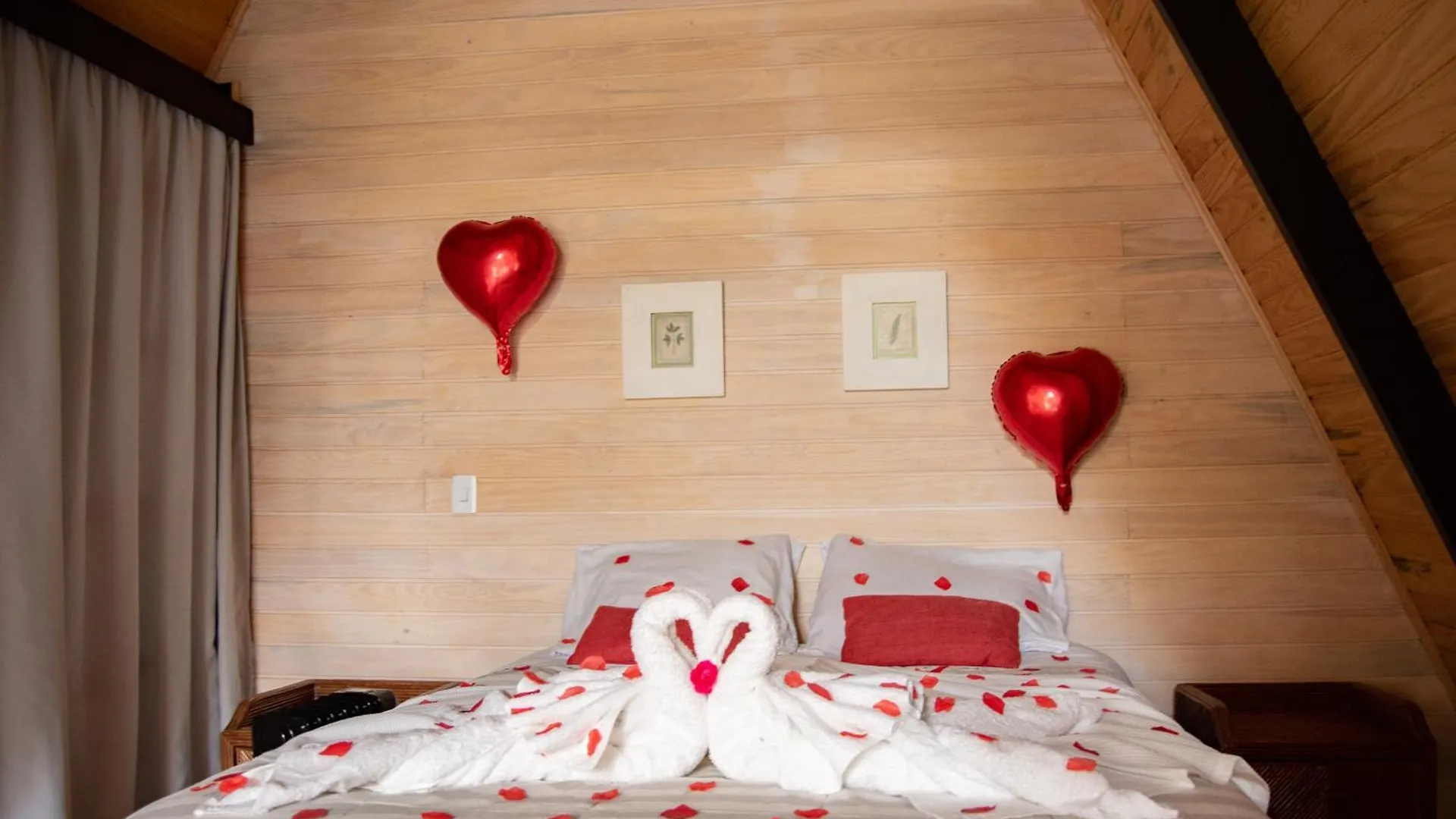 Chalé Mon Amour 2, onde o amor se encontra, 2 min do Capivari Campos do Jordão Chalet